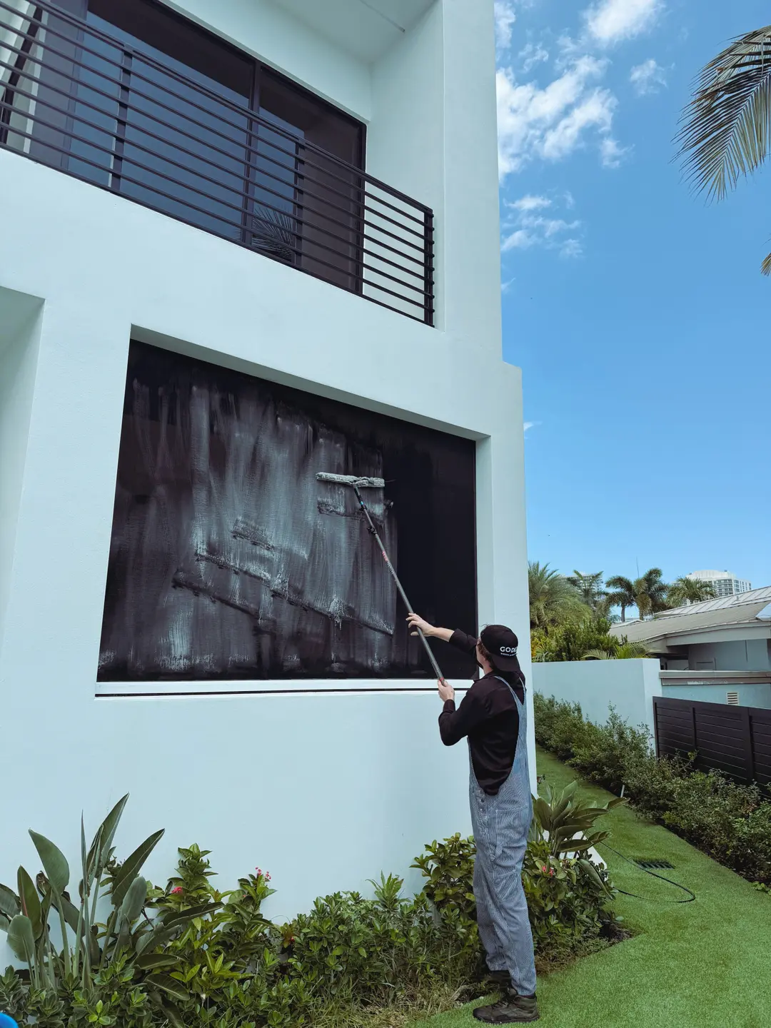 screen cleaning professionals in South Florida